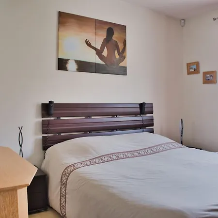 Nice Spacious House With Garden And Swimming Pool Casa de Férias *