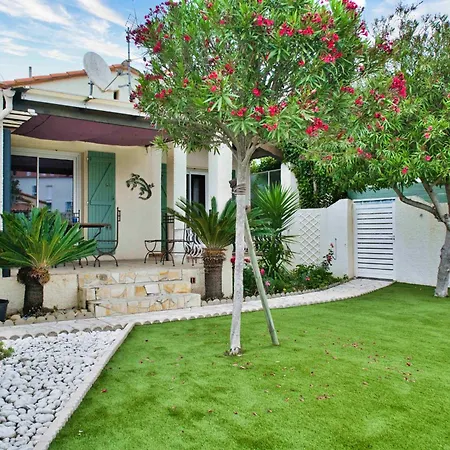 Casa de Férias Nice Spacious House With Garden And Swimming Pool *